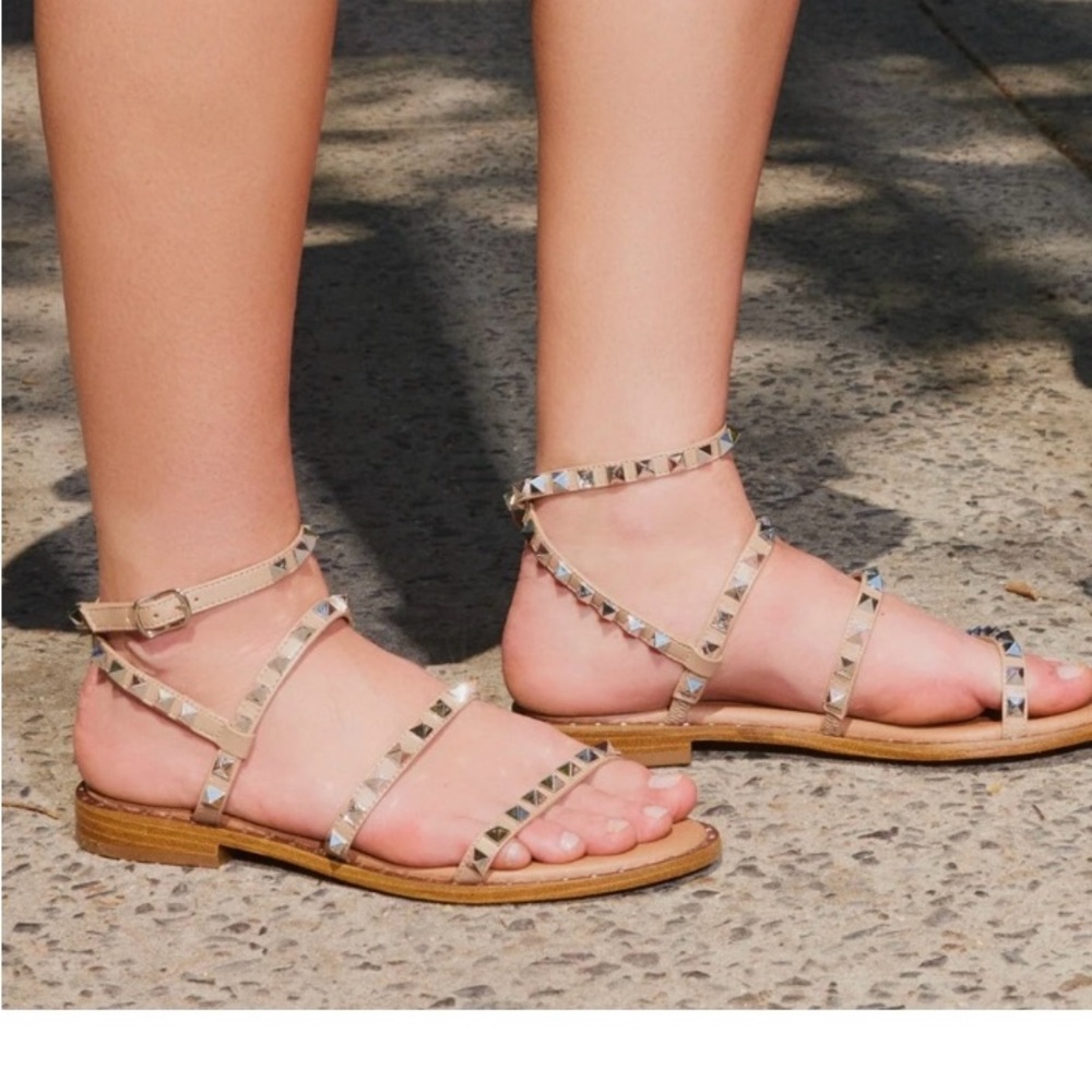 Steve Madden Tan Studded Sandals